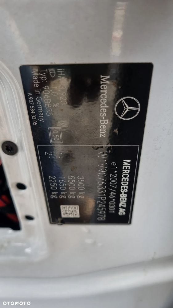 Mercedes-Benz Sprinter - 14
