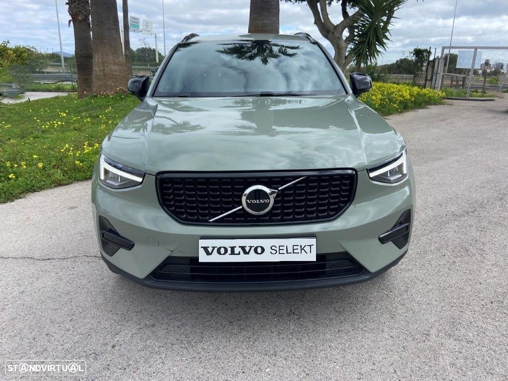 Volvo XC 40 2.0 B3 Plus Dark - 4