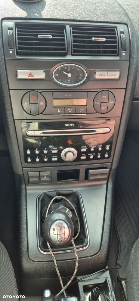 Ford Mondeo 2.0 TDCI Ambiente - 13