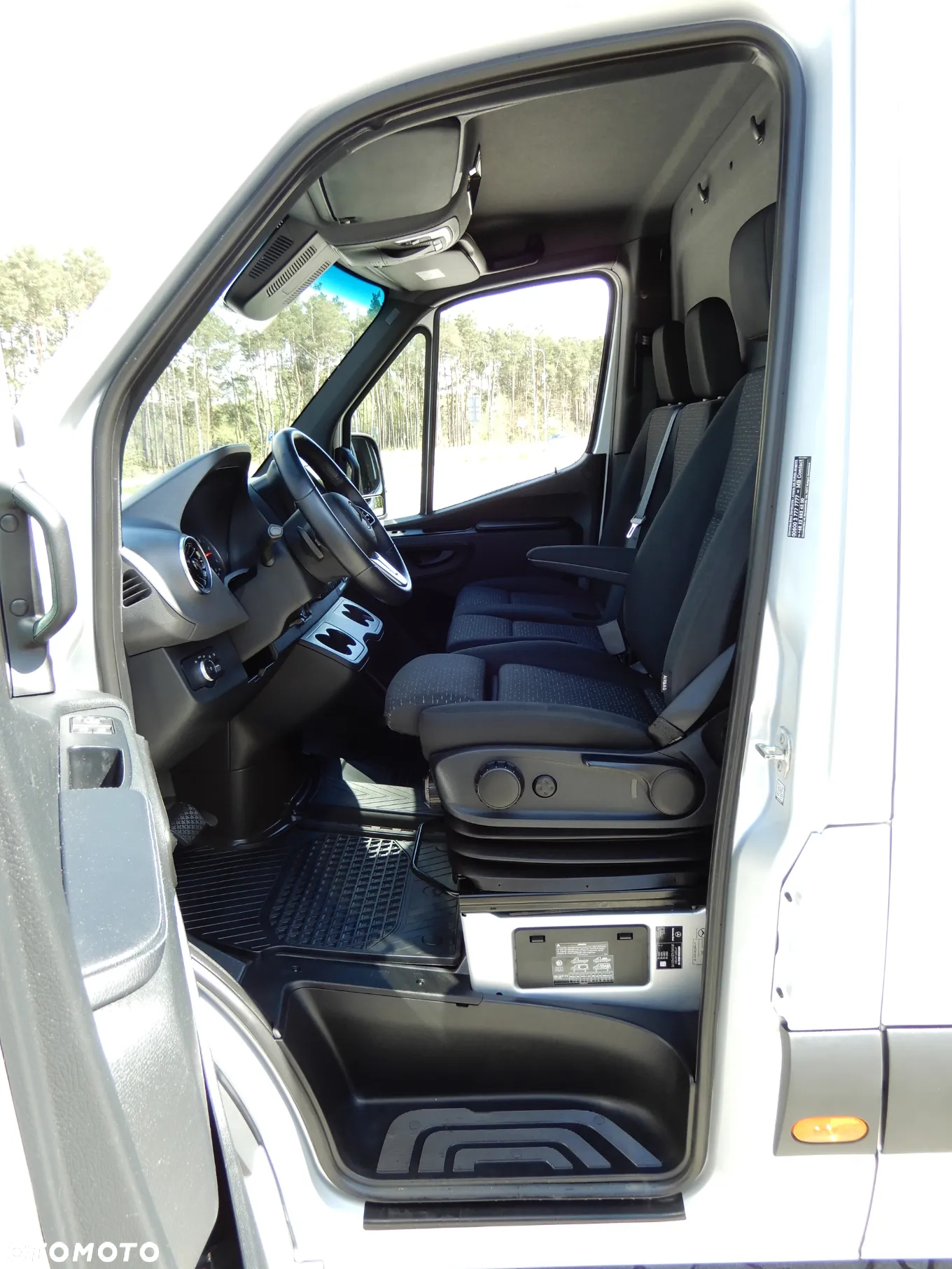 Mercedes-Benz Sprinter 319 CDI V6 3.0 CDI 190 KM 7G-Tronic Plus LONG Max 907 Furgon Blaszak Rozstaw Osi 4325 mm Full Opcja Stan Jak Nowy - 27