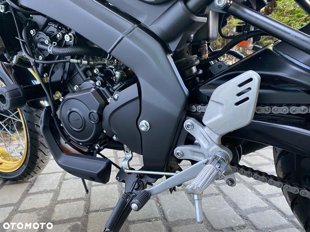 Yamaha XSR - 18