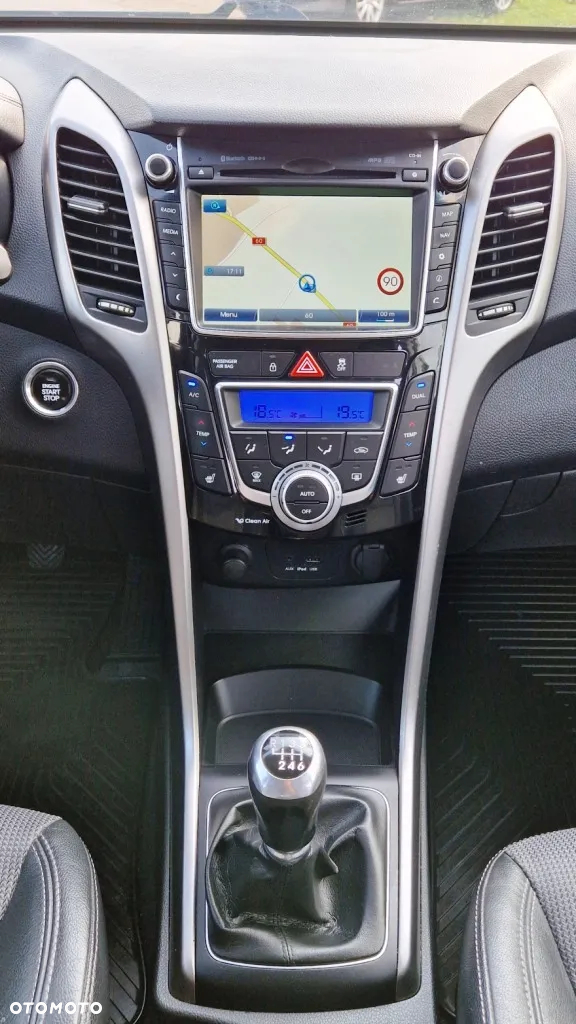 Hyundai i30 1.6 CRDi Premium - 32