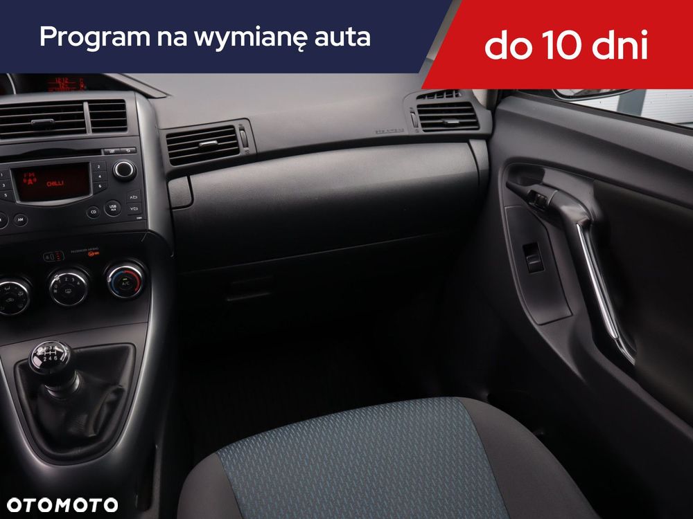 Toyota Verso - 10