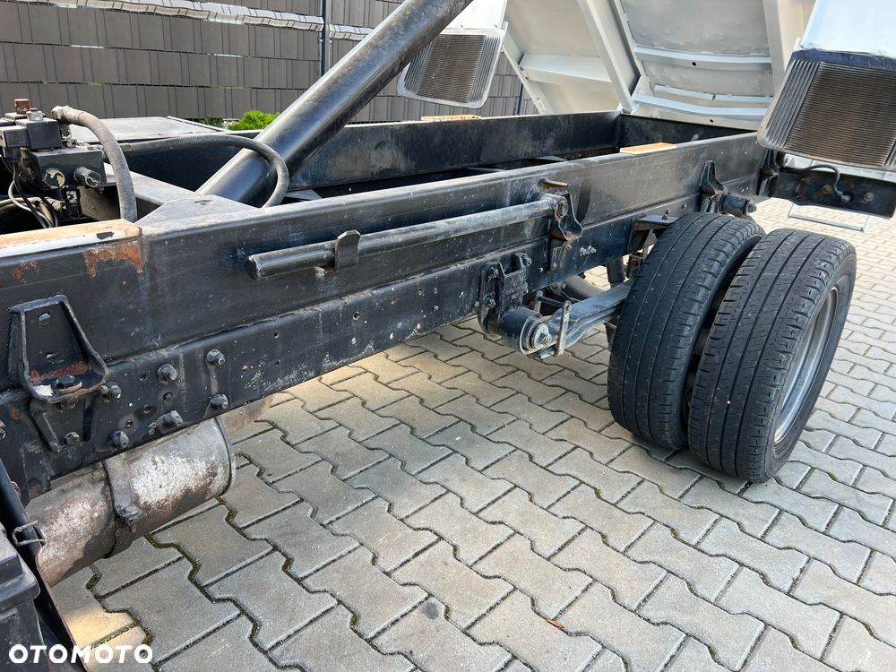 Nissan CABSTAR - 22