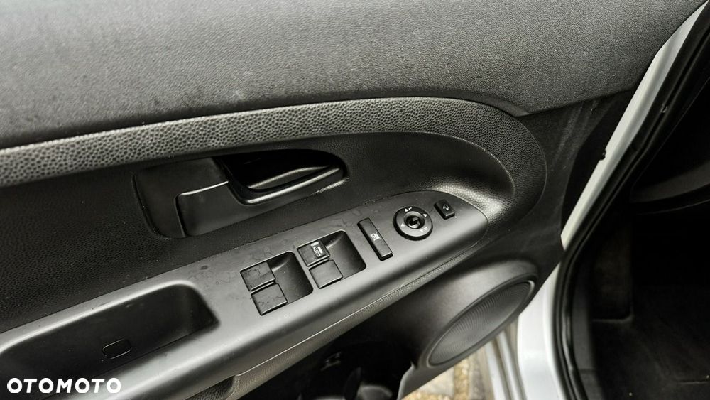 Kia Venga - 28