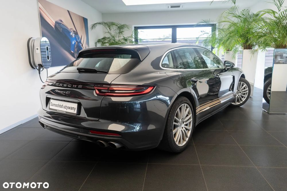 Porsche Panamera 4S - 40