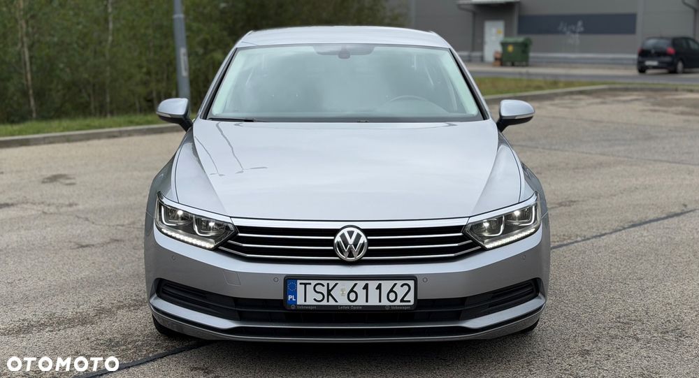 Volkswagen Passat 1.6 TDI BMT Comfortline - 18