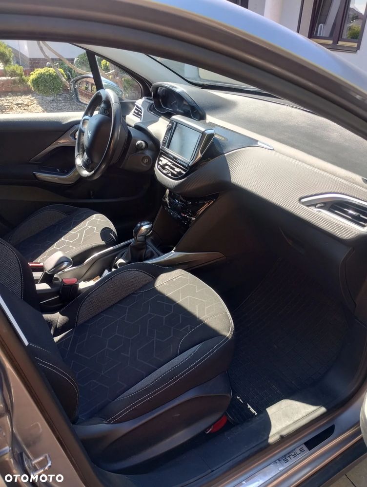 Peugeot 2008 PureTech 82 Style - 8