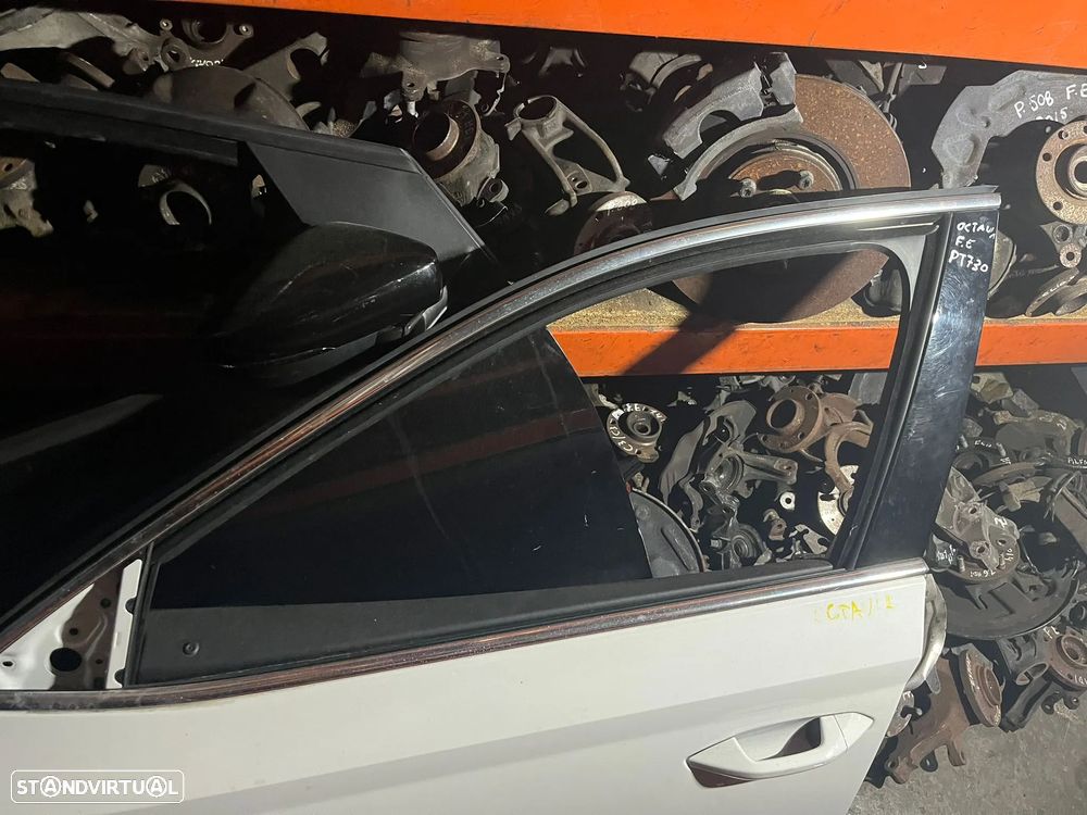SKODA OCTAVIA IV PORTA FRENTE ESQUERDA - PF730 - 3