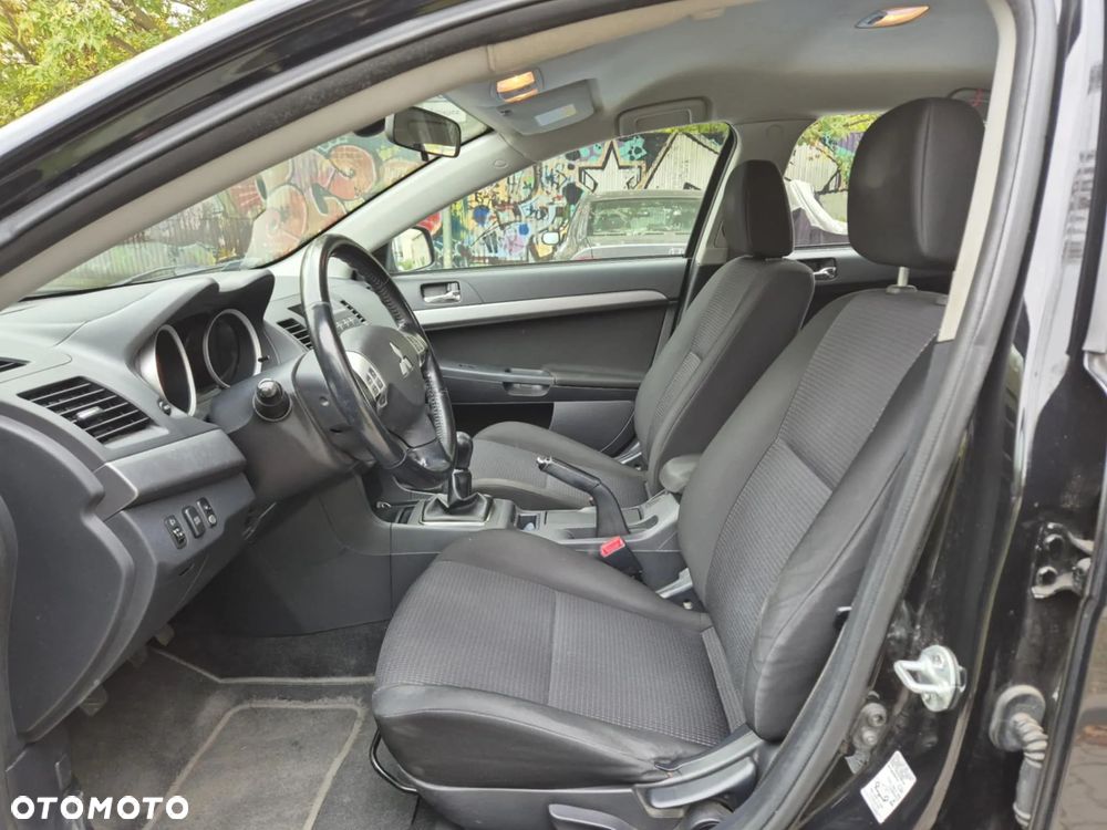 Mitsubishi Lancer - 9