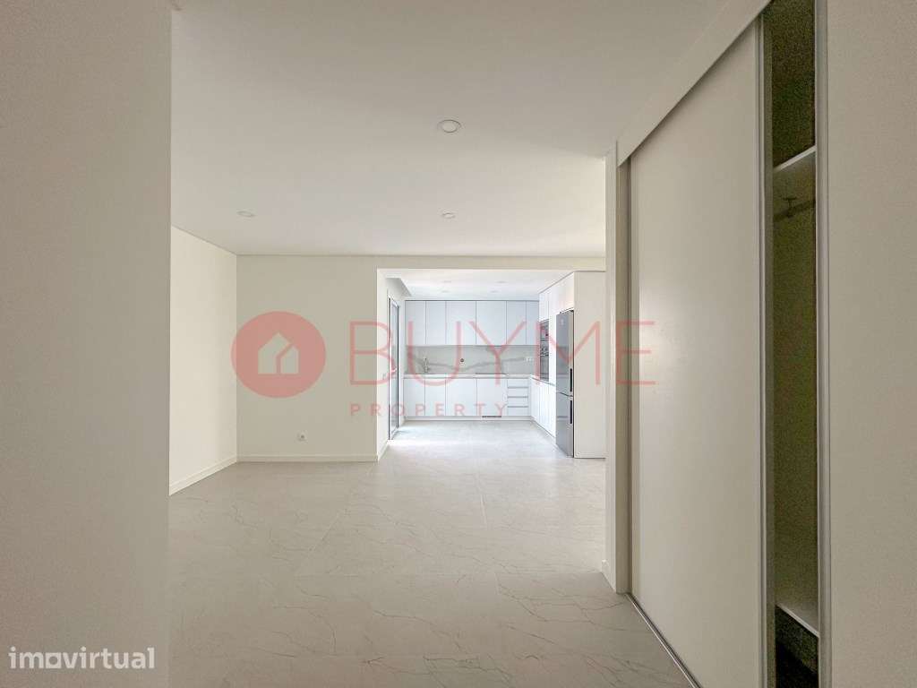 Apartamento T2 Novo em Quarteira com Conforto e perto da praia - Grande imagem: 2/13