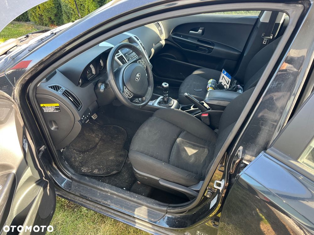 Kia Ceed 2.0 crdi Optimum + - 25