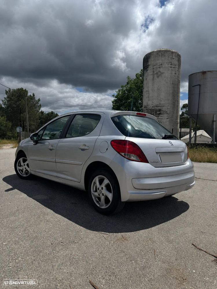 Peugeot 207 1.4 HDi Premium - 5