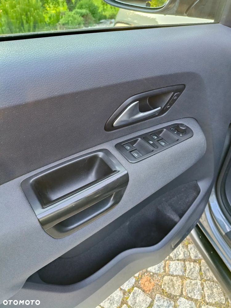 Volkswagen Amarok 2.0 BiTDI Autm Trendline - 26