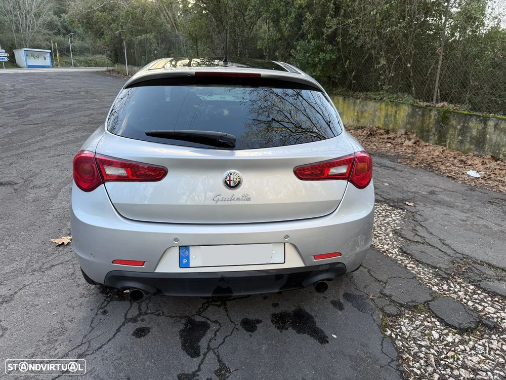 Alfa Romeo Giulietta ver-1750-tbi-quadrifoglio-verde - 16