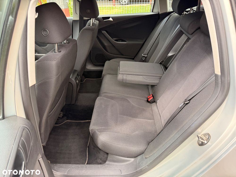 Volkswagen Passat 2.0 TDI DPF 4Mot Comfortline - 19
