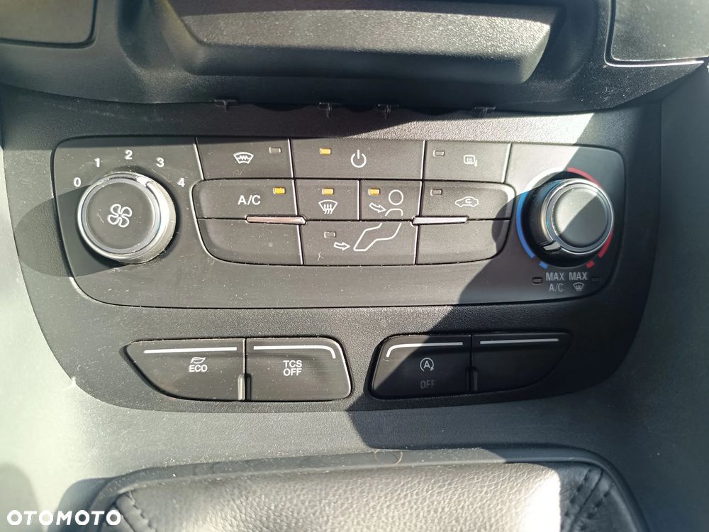 Ford Transit Connect - 19