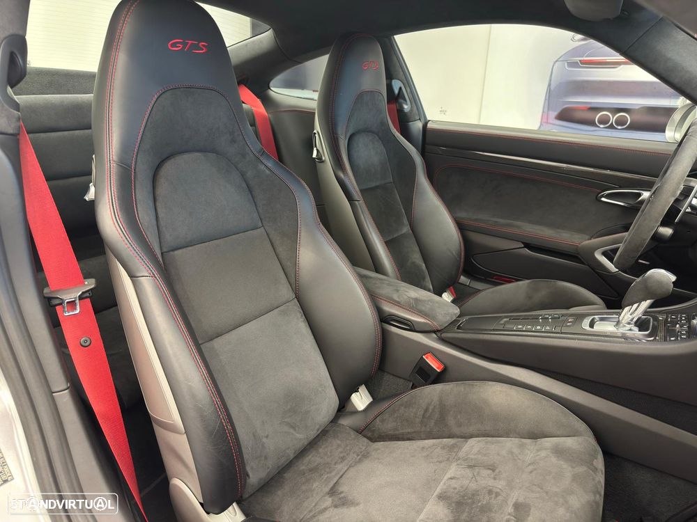 Porsche 911 (991) Carrera 4 GTS PDK - 24