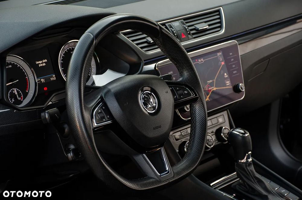 Skoda Superb 2.0 TDI DSG Sportline - 34
