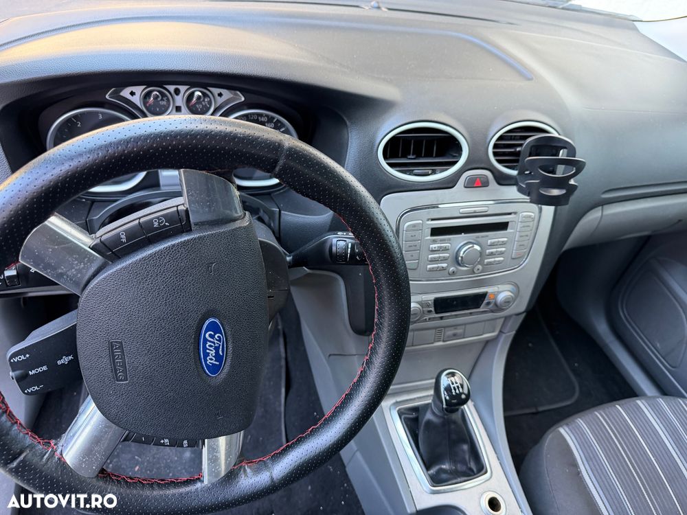 Ford Focus 1.8 TDCi Ambiente - 11