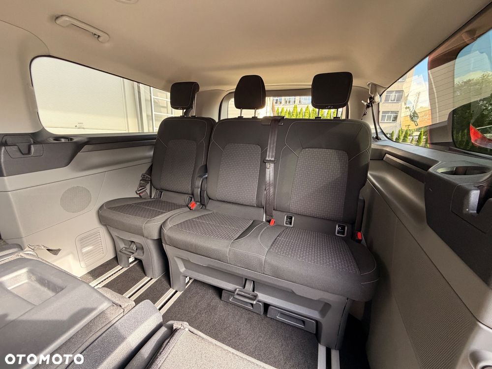 Ford Tourneo Custom - 22
