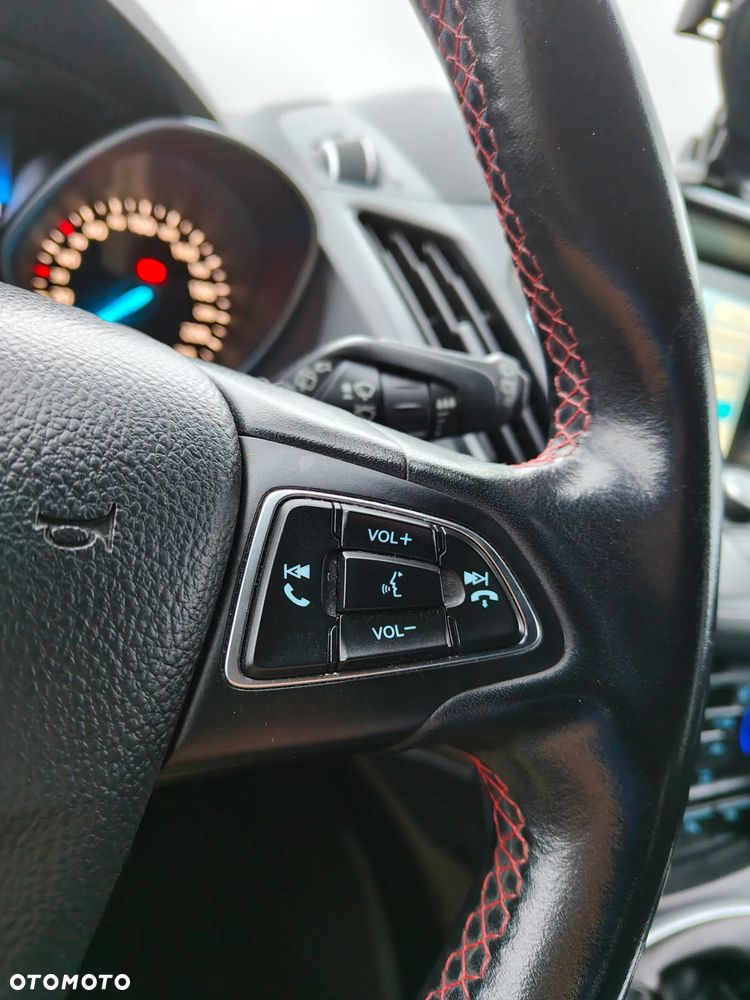 Ford Kuga 2.0 TDCi FWD ST-Line - 19