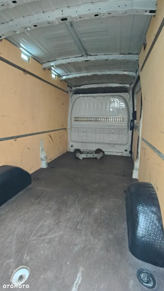 Maxus Delivery 9 - 5