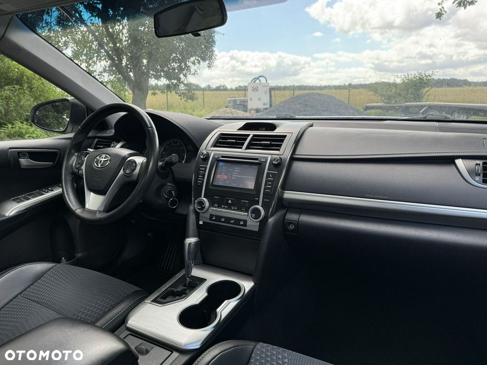 Toyota Camry - 39