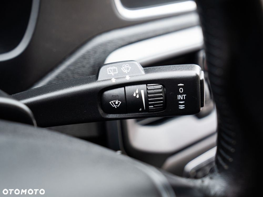 Volvo V40 D2 Kinetic - 23