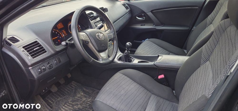 Toyota Avensis 1.8 Sol NAVI - 9