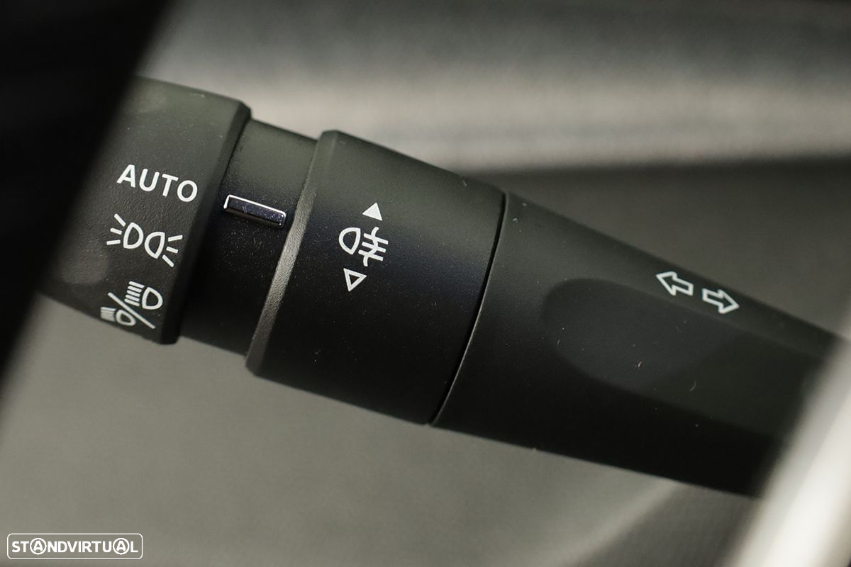 Peugeot 308 SW 1.6 Hybrid Allure e-EAT8 - 17
