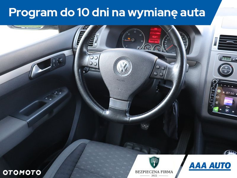 Volkswagen Touran - 8