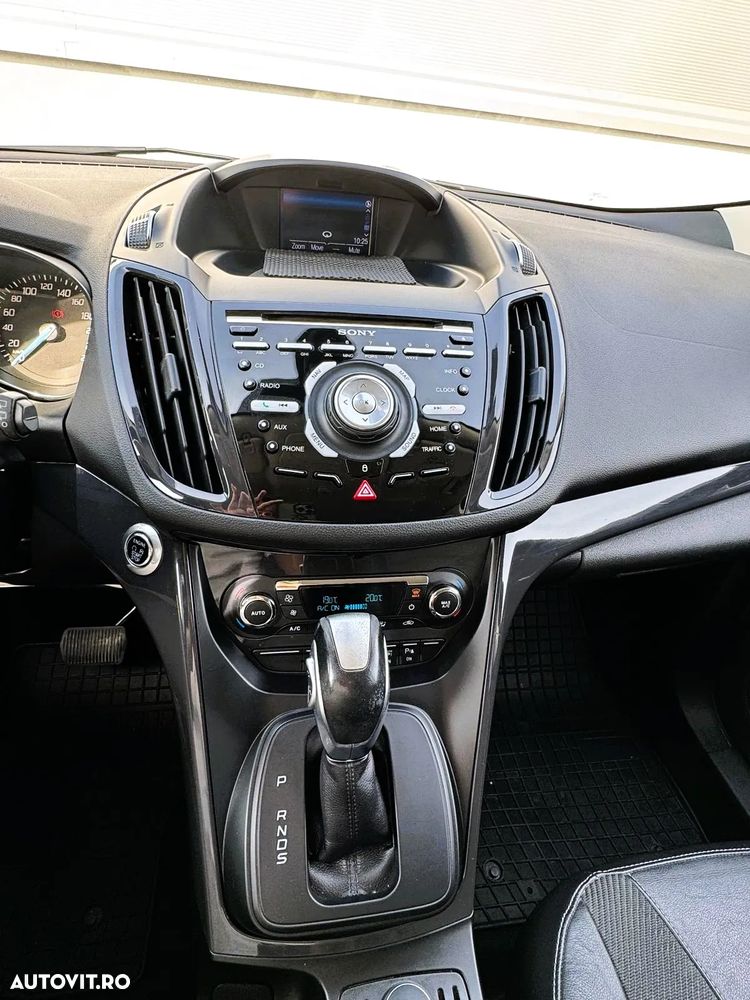 Ford Kuga 2.0 TDCi Powershift 4WD Titanium - 9