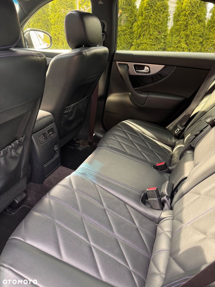 Infiniti QX70 3.7 S Design - 19