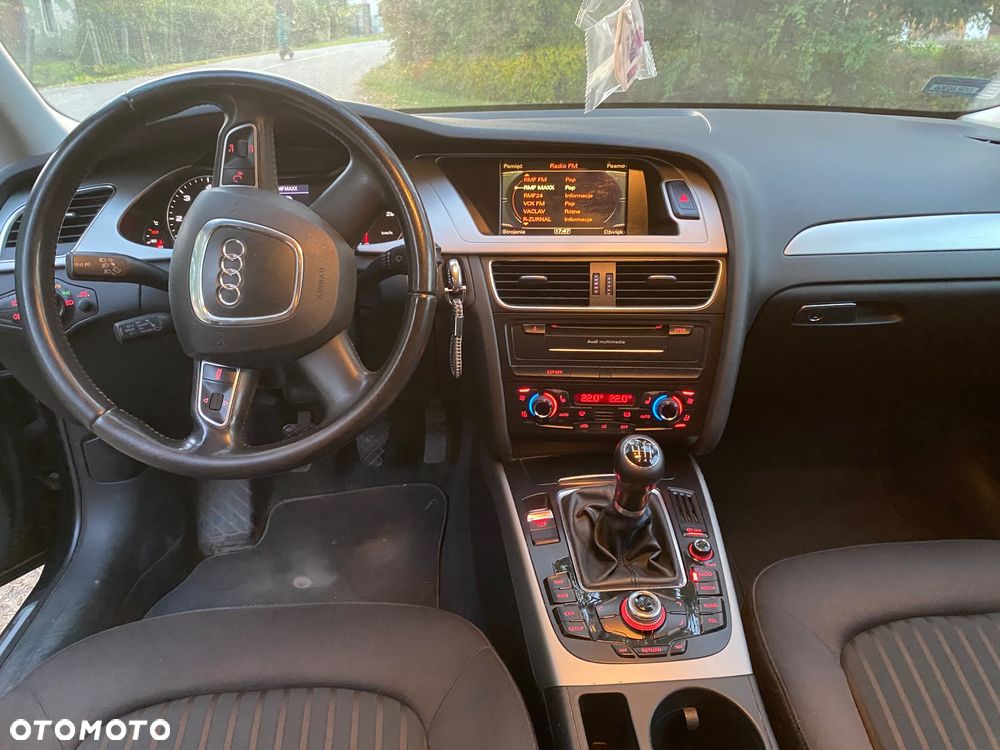 Audi A4 Avant 2010 photo 2