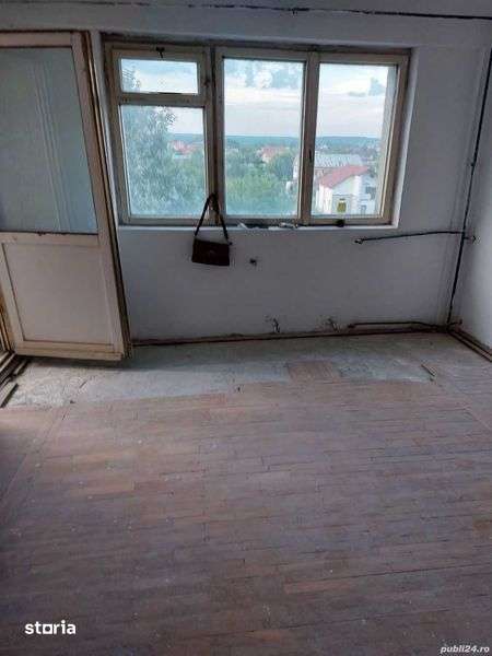 De vanzare apartament 3 camere Bals — fotografia 3