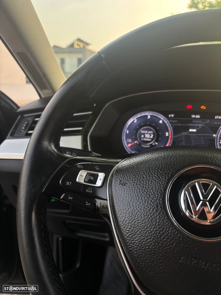 VW Passat Variant 2.0 TDI Confortline - 26