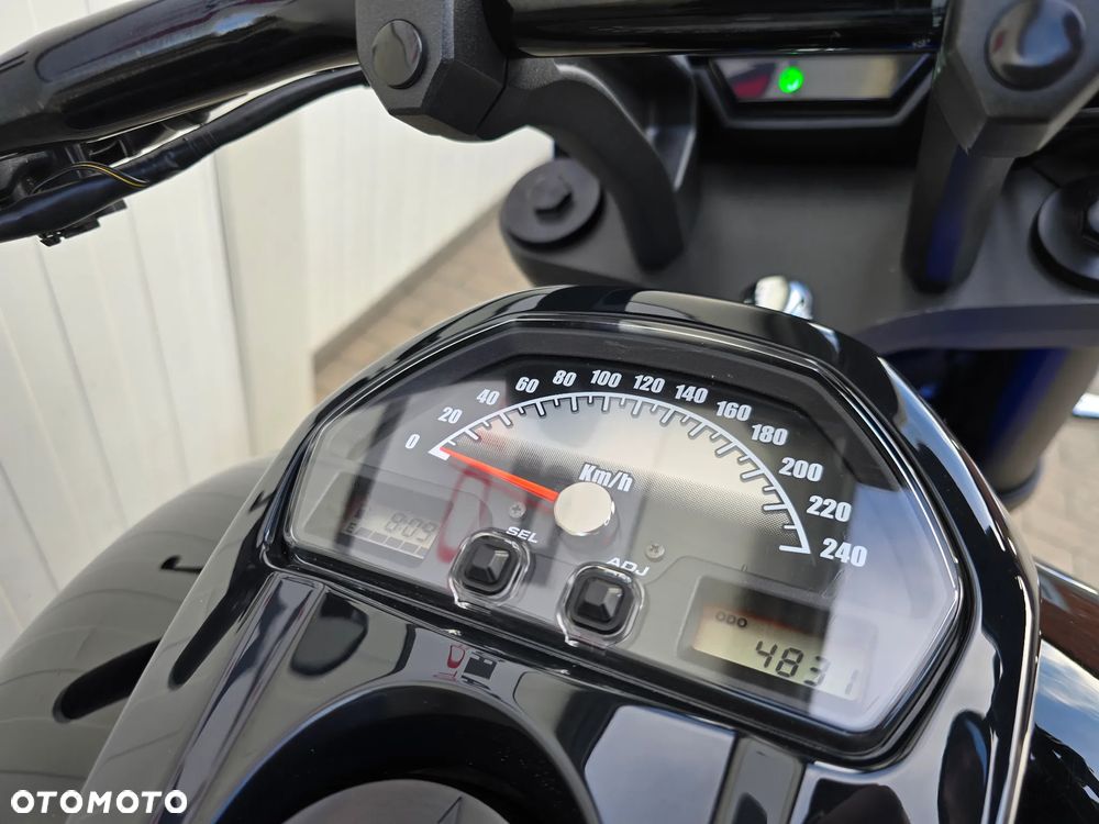 Suzuki Boulevard - 7