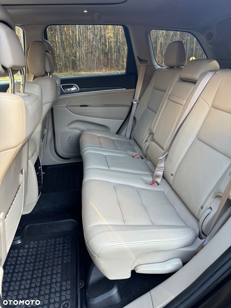 Jeep Grand Cherokee - 19