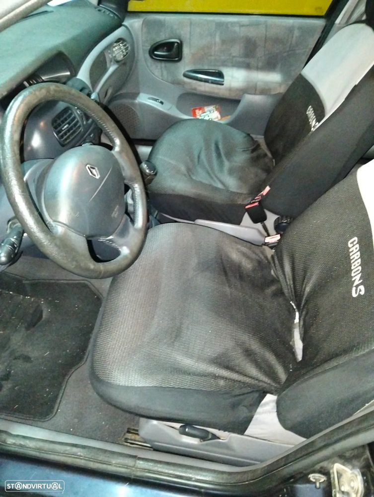 Renault Mégane 1.4 RXE - 7