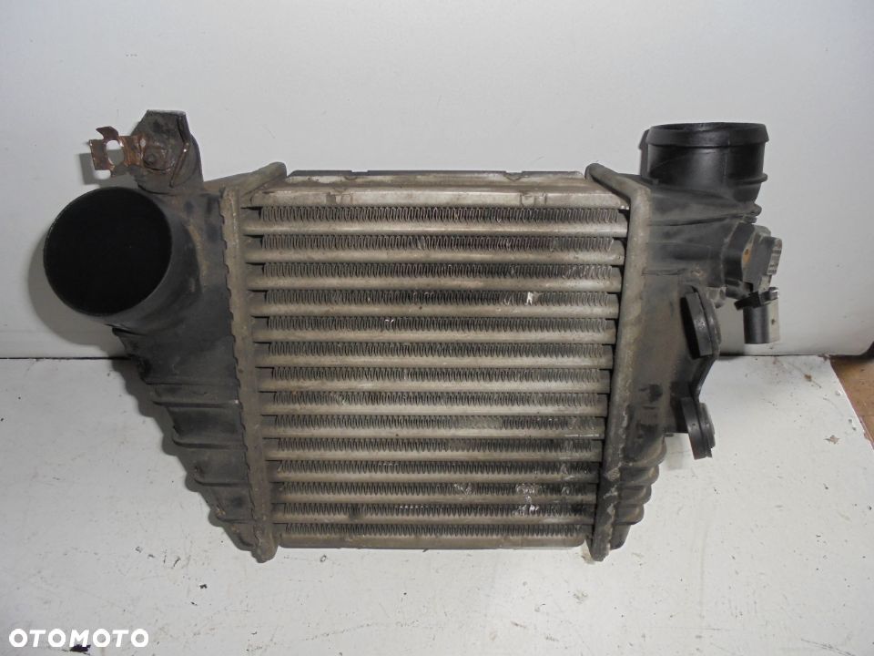 CHLODNICA INTERCOOLERA VW GOLF BORA 1.9 TDI - 2