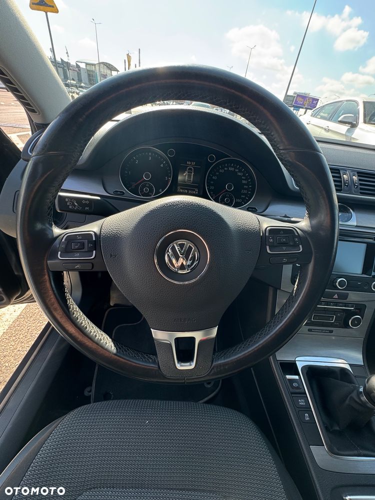 Volkswagen Passat 2.0 TDI Comfortline - 18