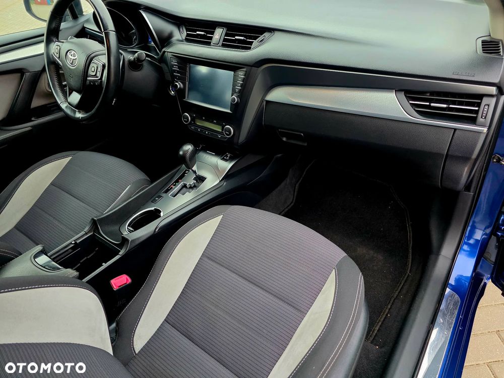 Toyota Avensis Touring Sports 1.8 Multidrive S Comfort - 24