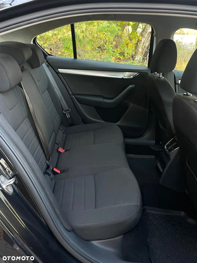 Skoda Octavia 1.6 TDI Edition DSG - 26