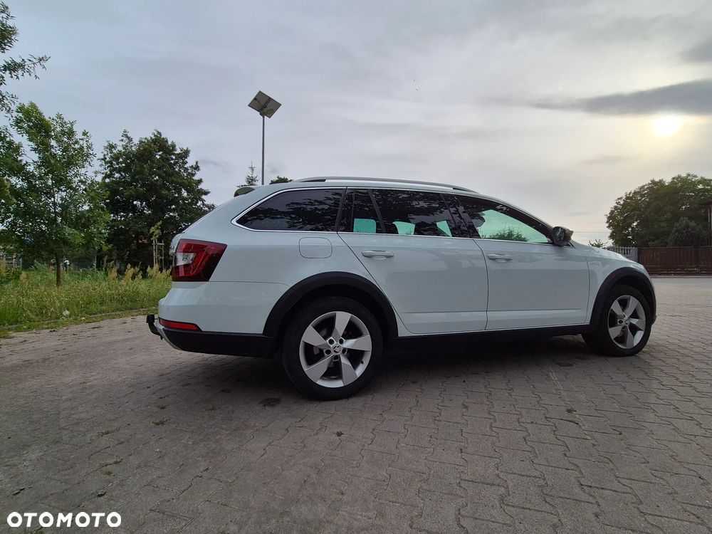 Skoda Octavia 2.0 TDI 4x4 Ambition DSG - 31
