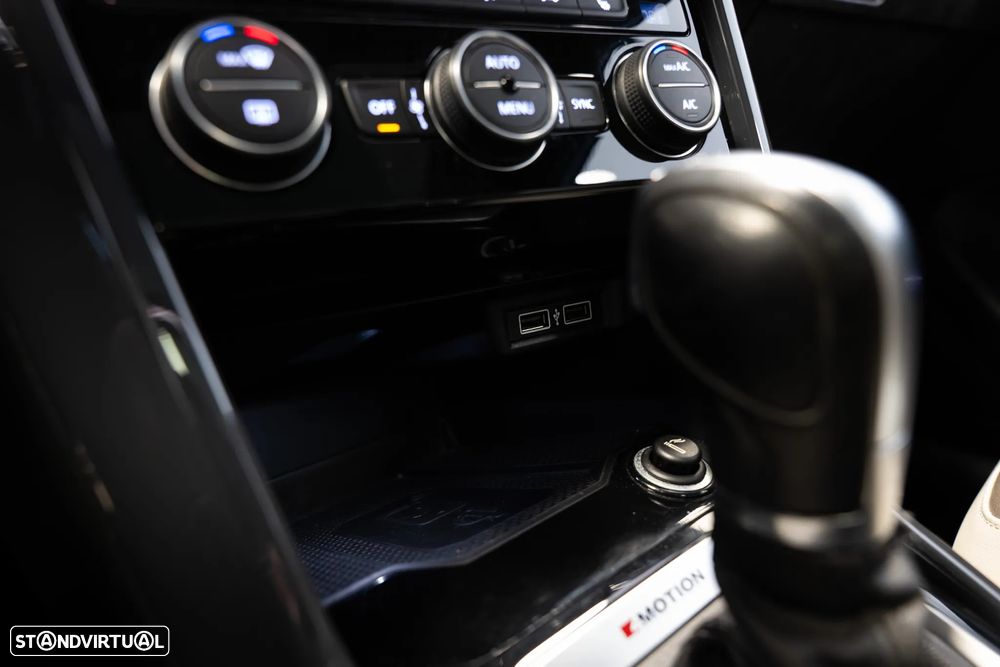 VW T-Roc 2.0 TDI Sport DSG 4Motion - 24