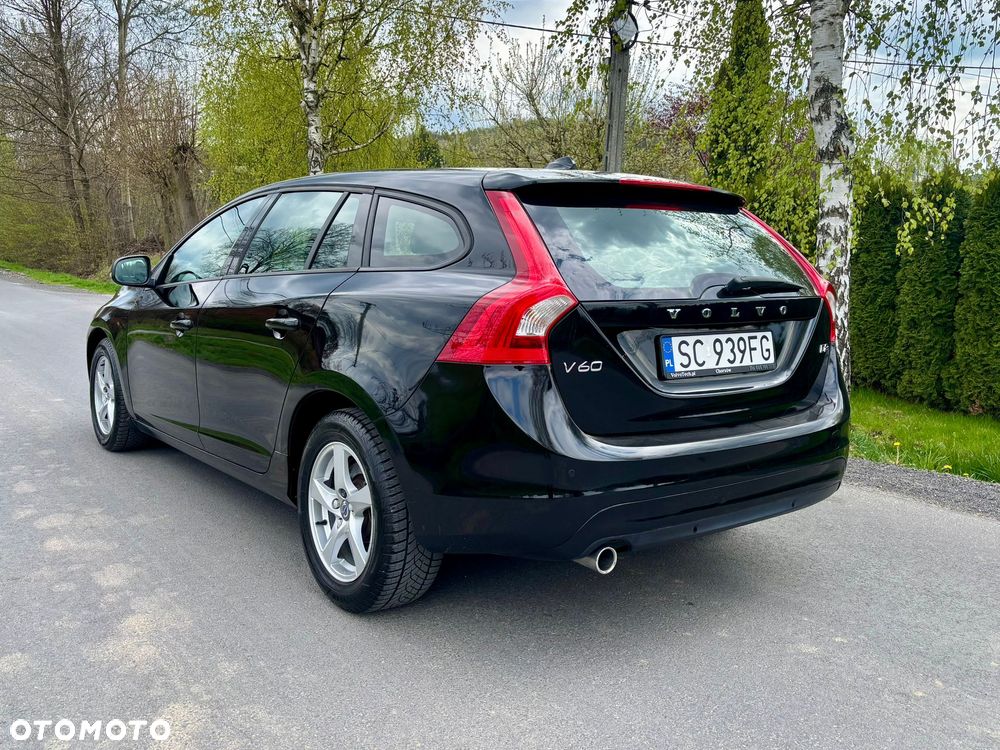Volvo V60 D2 Drive-E Momentum - 11
