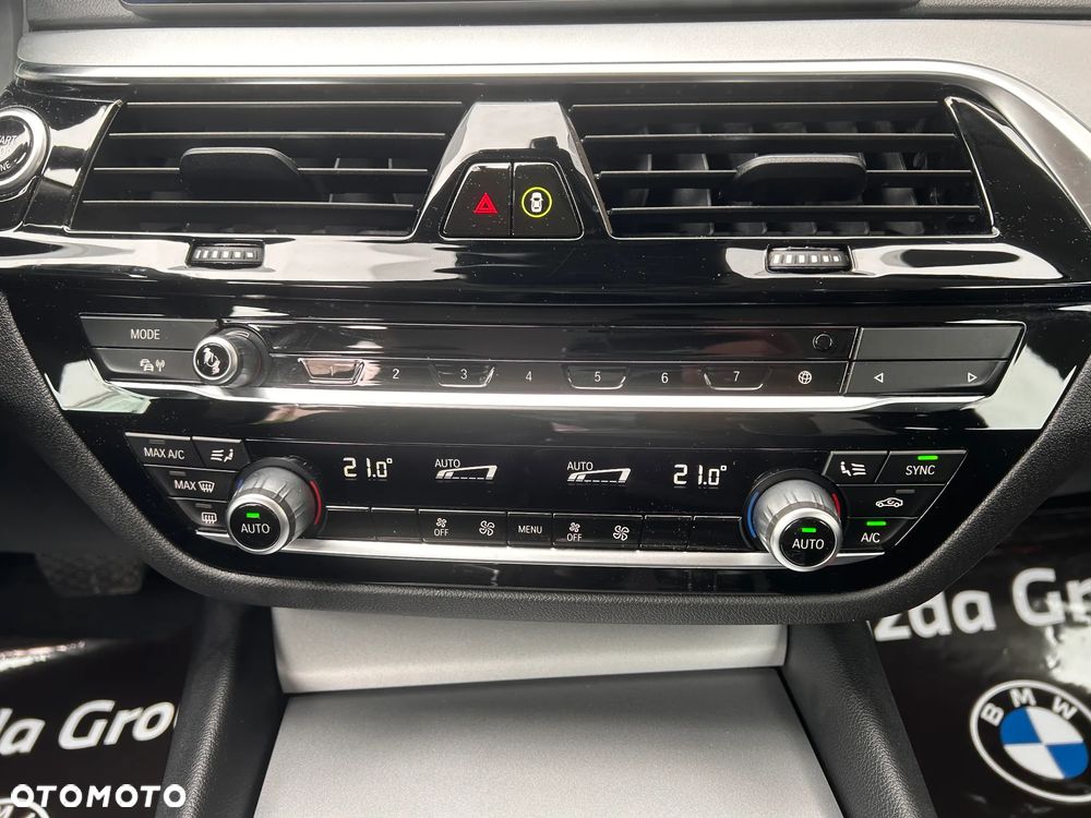 BMW Seria 5 520d xDrive MHEV - 32