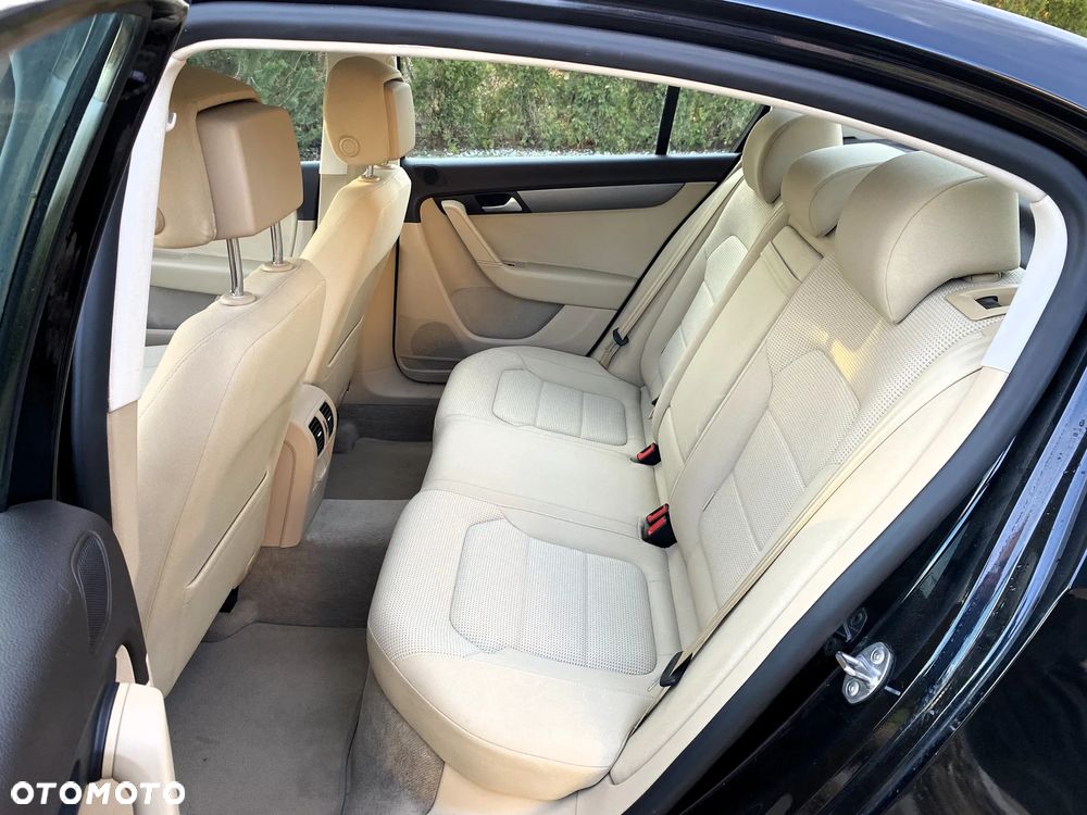 Volkswagen Passat 1.6 TDI Comfortline - 13