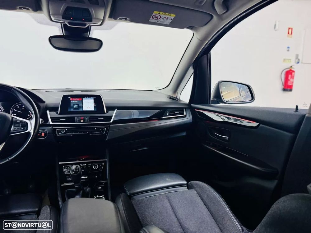 BMW 216 Active Tourer d Line Sport - 30